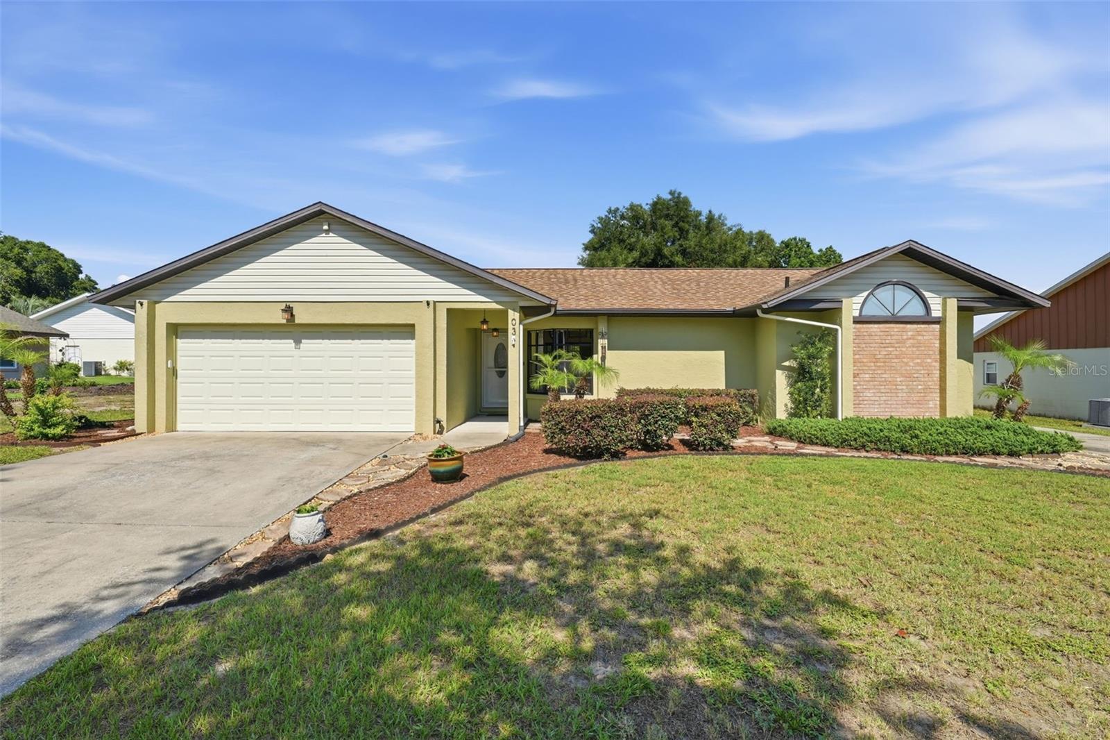Single Family Residence in EUSTIS, FL - Daniel Dourado