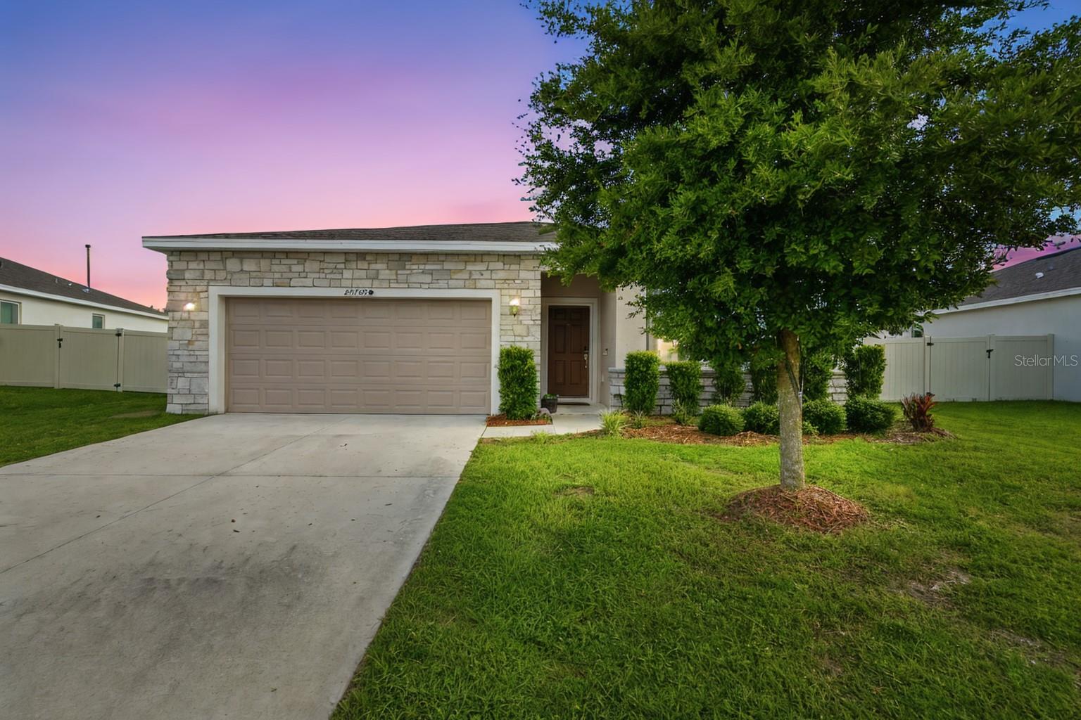 Single Family Residence in SORRENTO, FL - Daniel Dourado