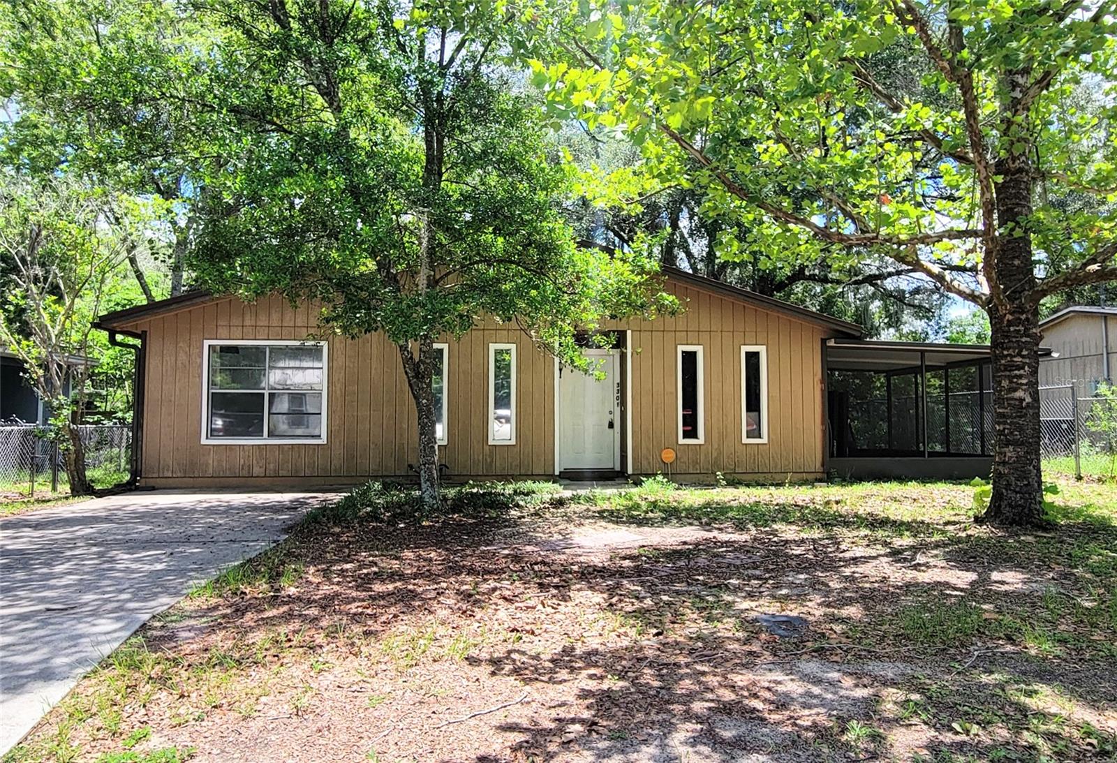 Single Family Residence in GAINESVILLE, FL - Daniel Dourado