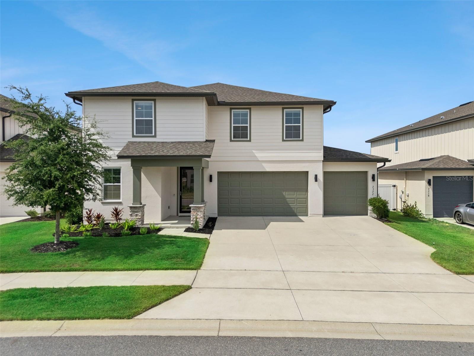 Single Family Residence in MINNEOLA, FL - Daniel Dourado