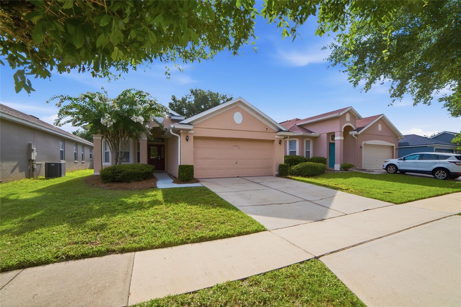 Single Family Residence in ORLANDO, FL - Daniel Dourado