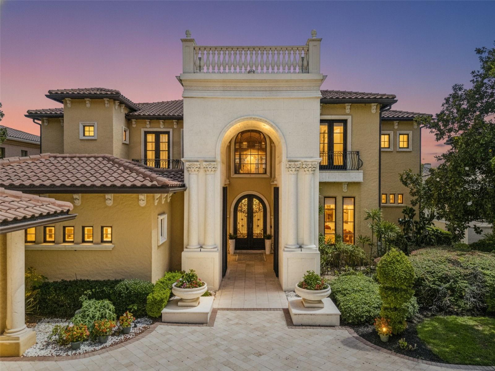 Single Family Residence in MONTVERDE, FL - Daniel Dourado