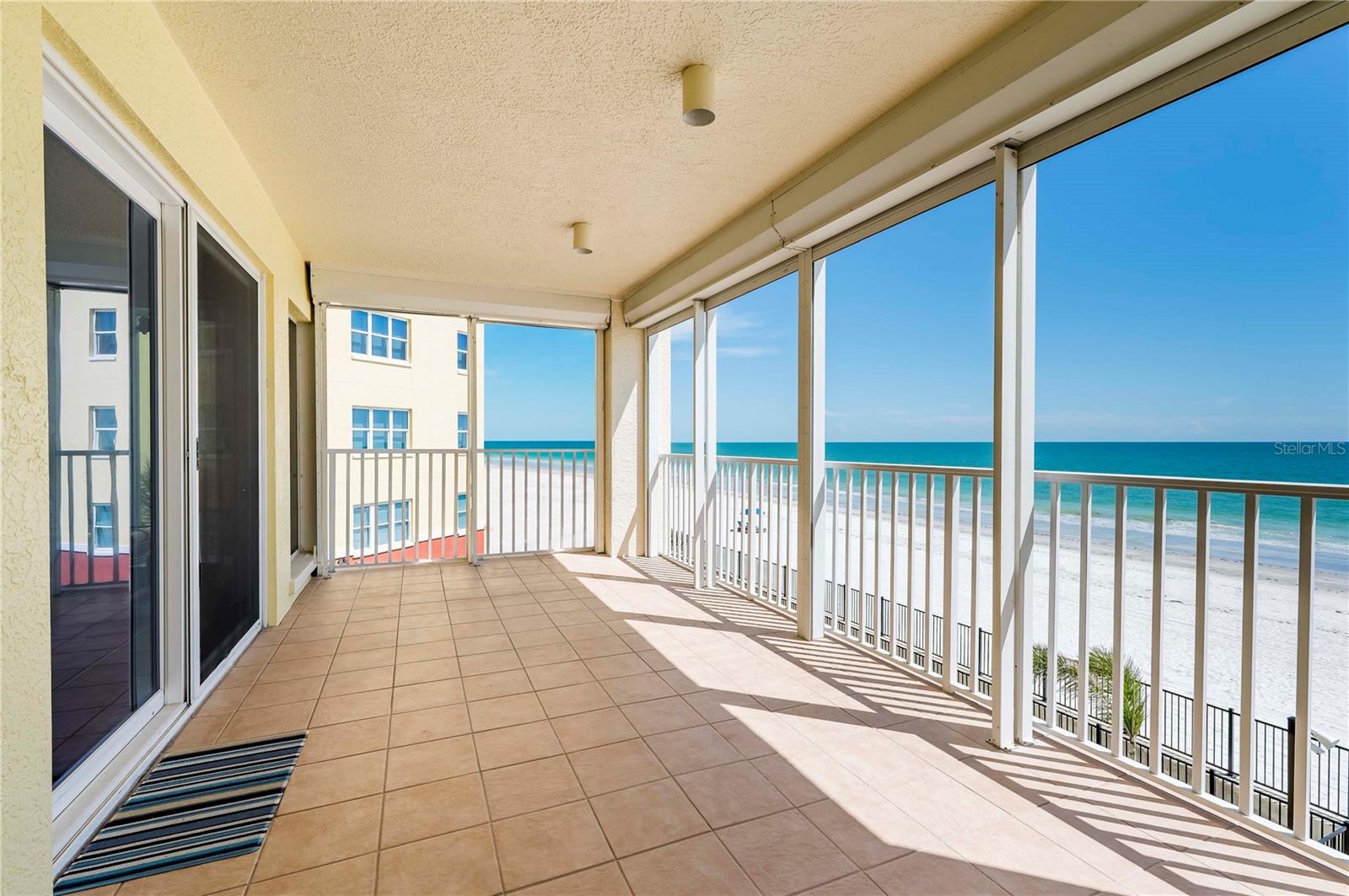 Condominium em NORTH REDINGTON BEACH, FL - Daniel Dourado