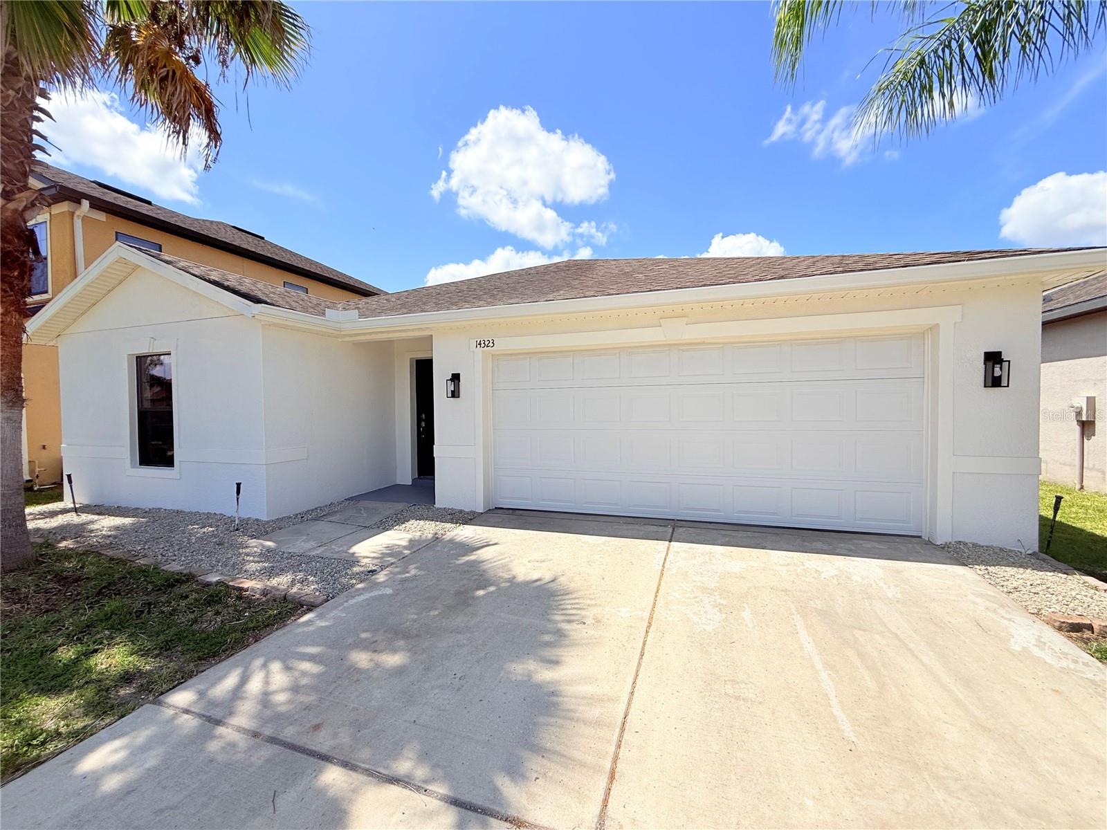 Single Family Residence in WIMAUMA, FL - Daniel Dourado