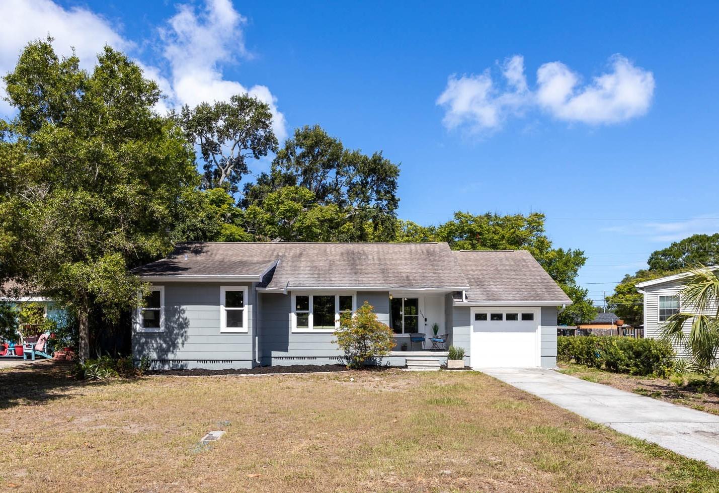 Single Family Residence em DUNEDIN, FL - Daniel Dourado