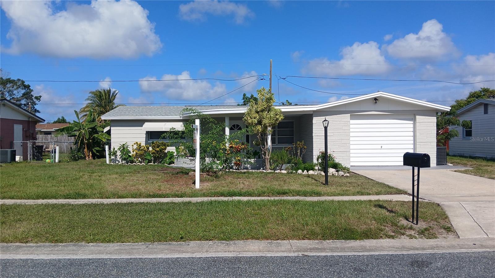 Single Family Residence em HOLIDAY, FL - Daniel Dourado