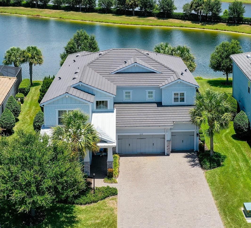 Single Family Residence in BRADENTON, FL - Daniel Dourado
