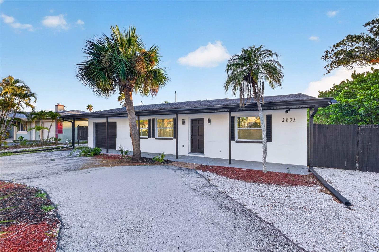 Single Family Residence in ST PETERSBURG, FL - Daniel Dourado