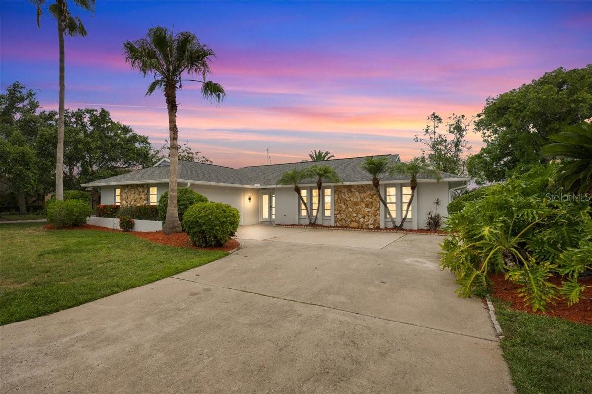Single Family Residence em NEW PORT RICHEY, FL - Daniel Dourado