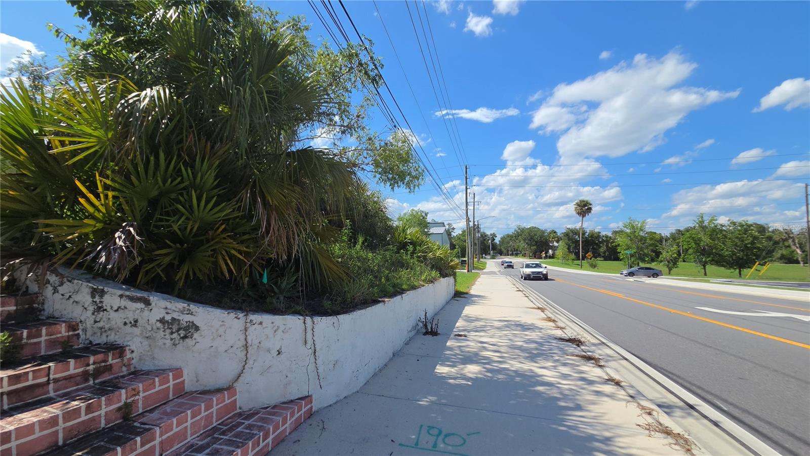 Single Family Residence in DELAND, FL - Daniel Dourado