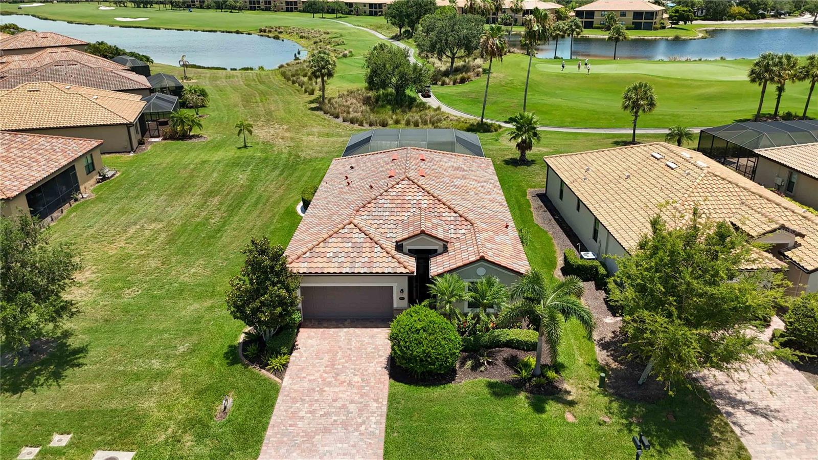 Single Family Residence in BRADENTON, FL - Daniel Dourado