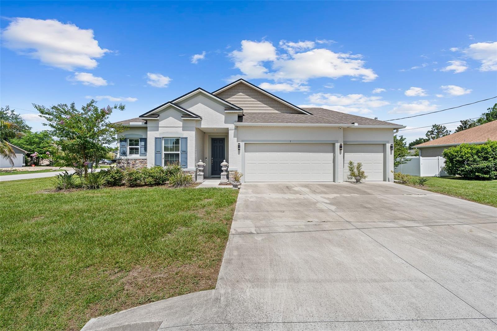 Single Family Residence in PALM COAST, FL - Daniel Dourado