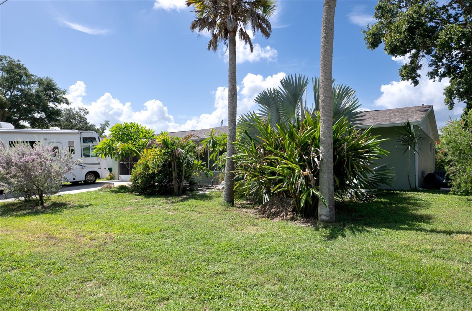 Single Family Residence in PORT CHARLOTTE, FL - Daniel Dourado