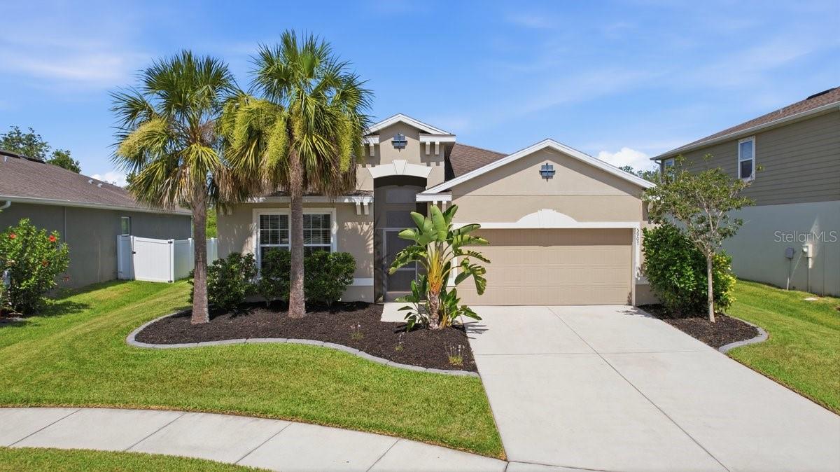 Single Family Residence in PARRISH, FL - Daniel Dourado