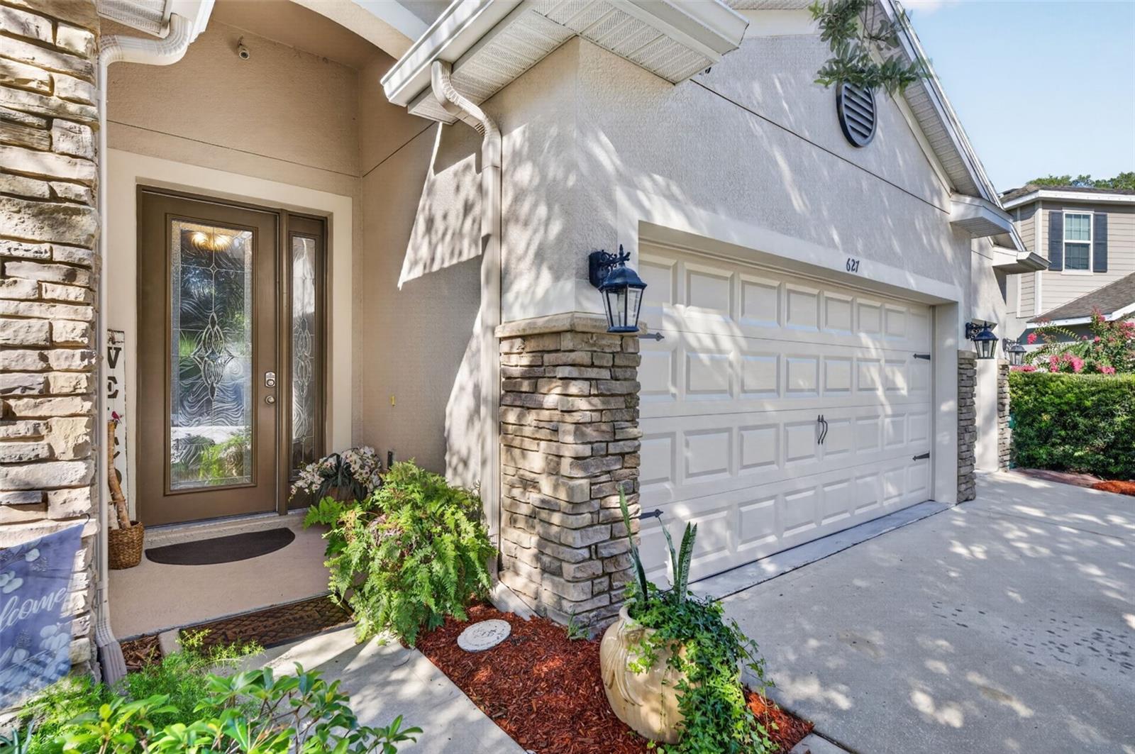 Single Family Residence in DELAND, FL - Daniel Dourado