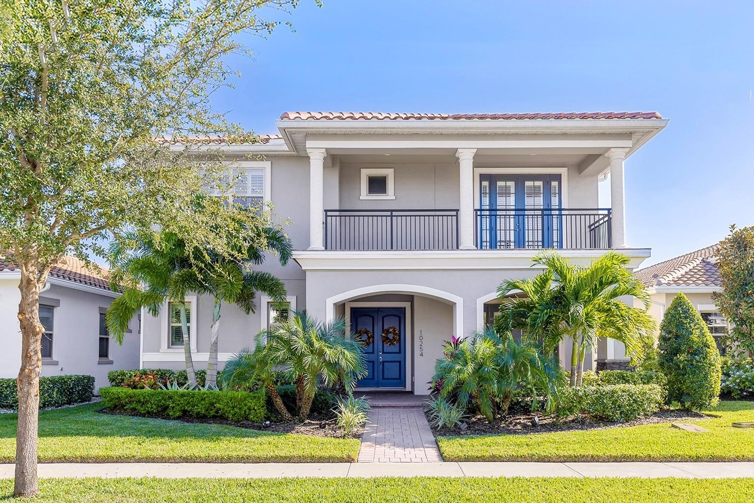 Single Family Residence in ORLANDO, FL - Daniel Dourado