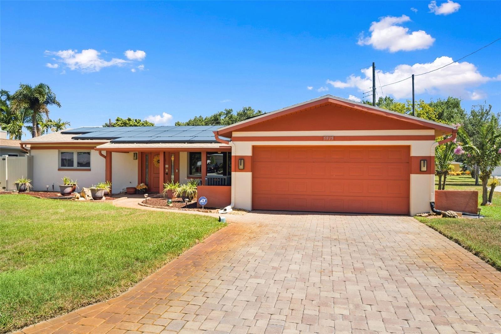 Single Family Residence in KENNETH CITY, FL - Daniel Dourado