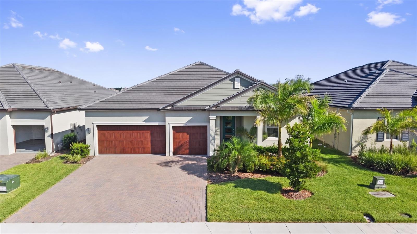 Single Family Residence in PARRISH, FL - Daniel Dourado