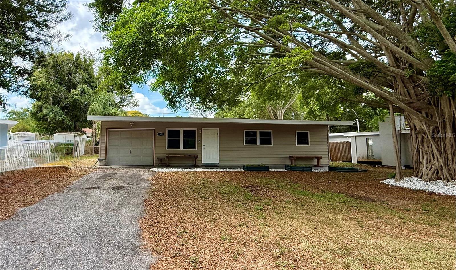 Single Family Residence em CLEARWATER, FL - Daniel Dourado