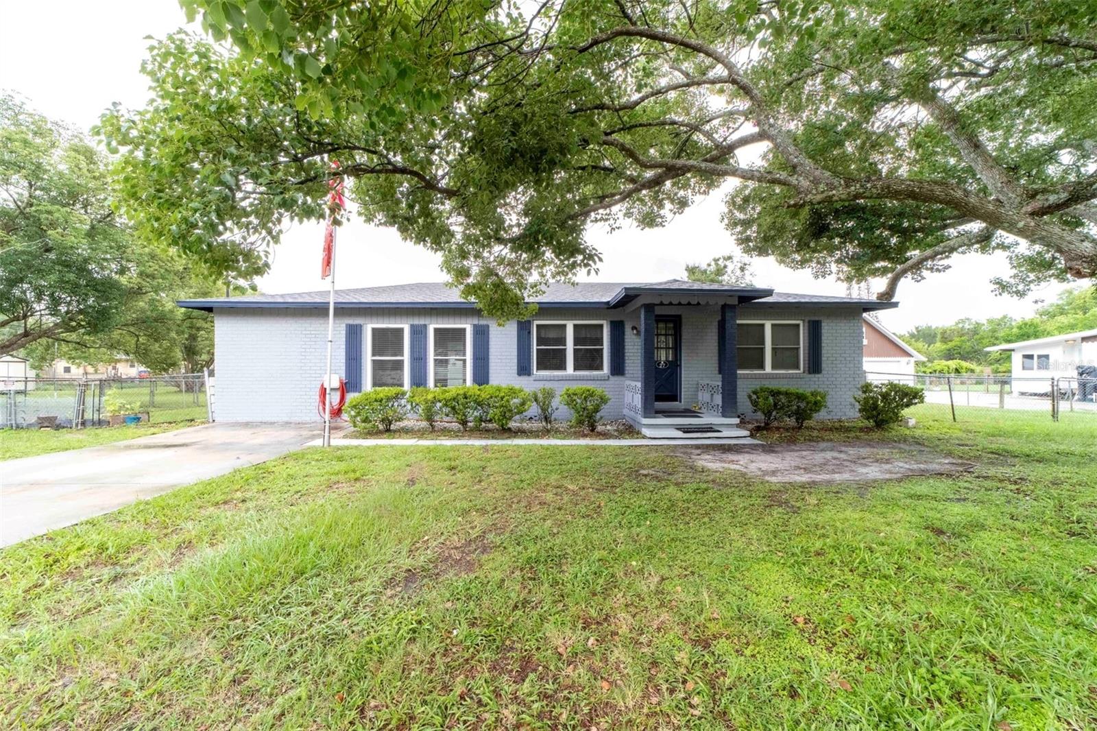 Single Family Residence in DEBARY, FL - Daniel Dourado