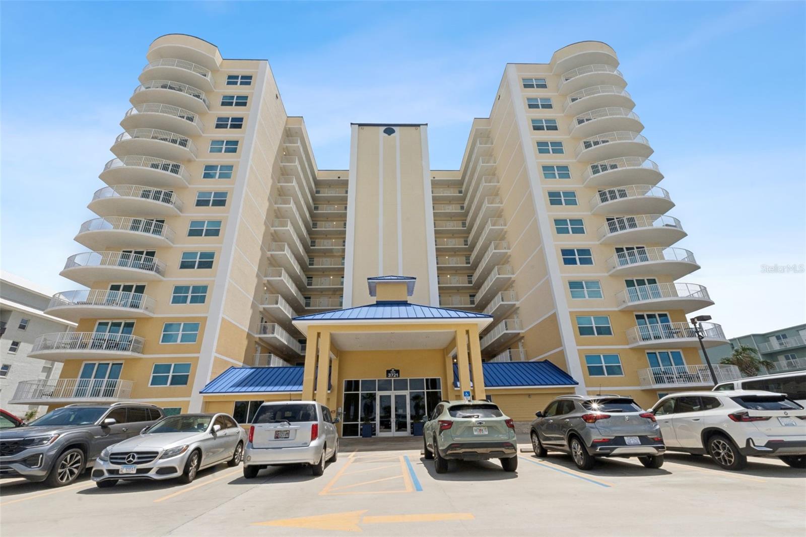 Condominium in DAYTONA BEACH, FL - Daniel Dourado