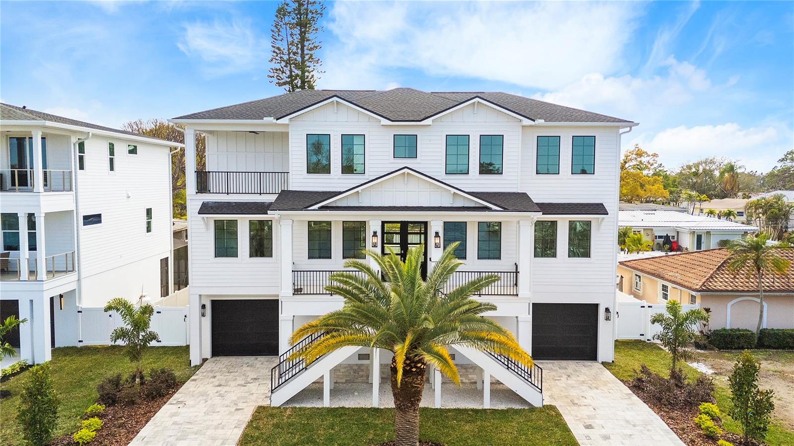 Single Family Residence in ST PETERSBURG, FL - Daniel Dourado