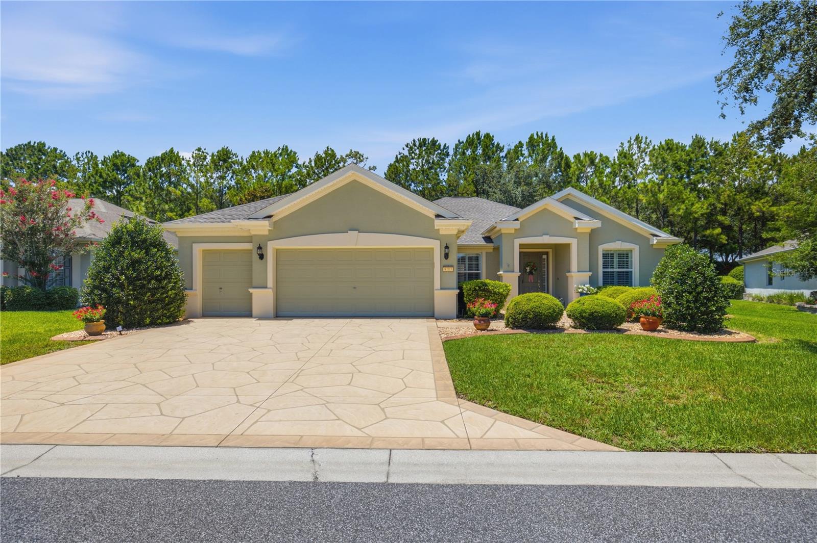 Single Family Residence in OCALA, FL - Daniel Dourado