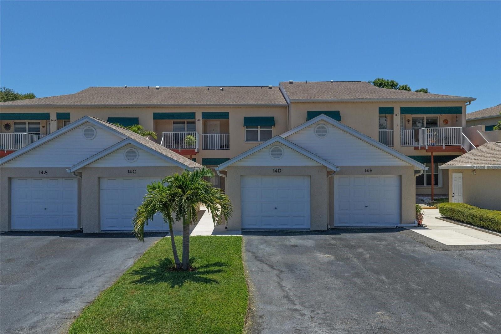 Condominium in SEMINOLE, FL - Daniel Dourado