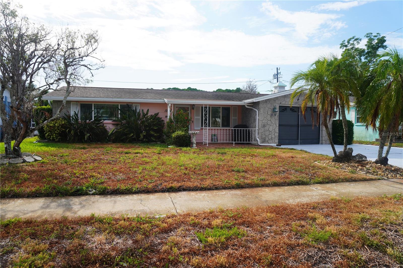 Single Family Residence em HOLIDAY, FL - Daniel Dourado