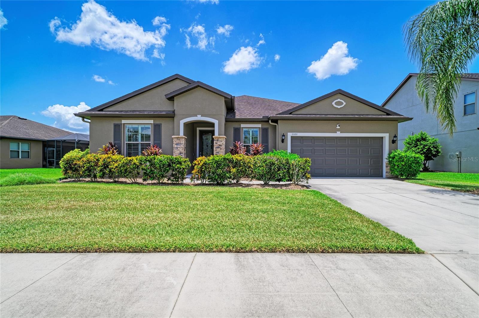 Single Family Residence in PARRISH, FL - Daniel Dourado