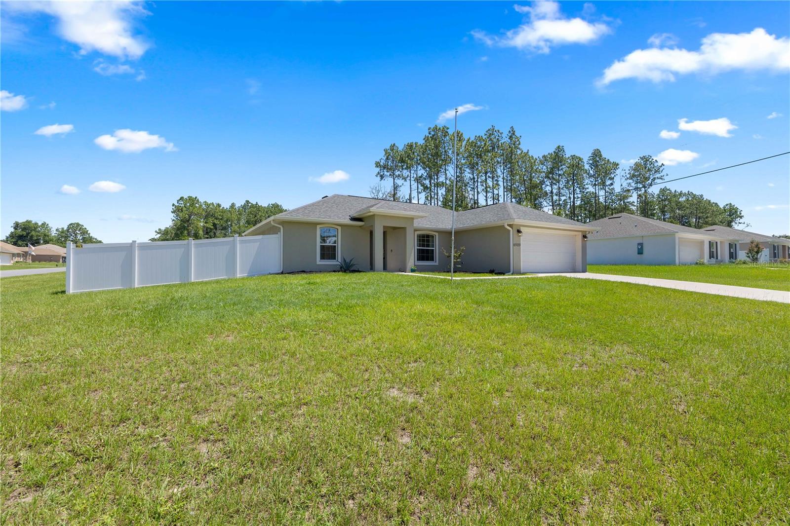 Single Family Residence in OCALA, FL - Daniel Dourado