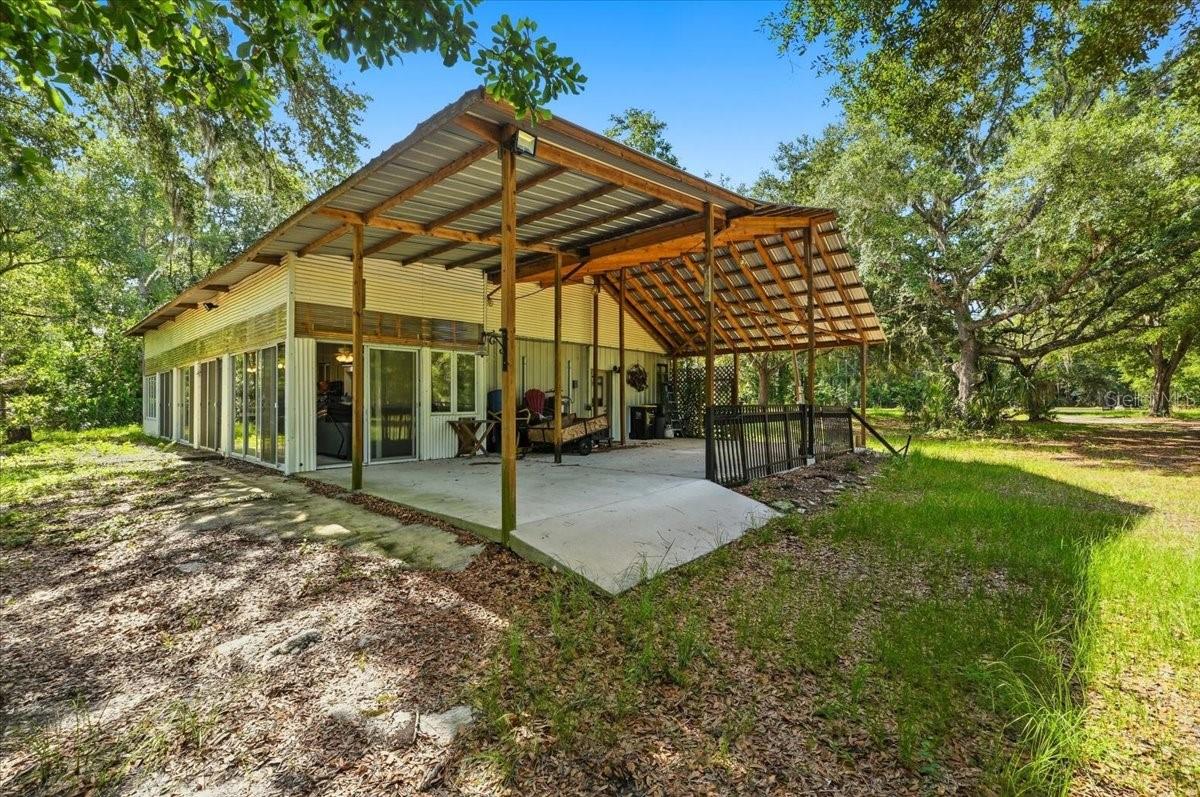 Manufactured Home in LAKELAND, FL - Daniel Dourado