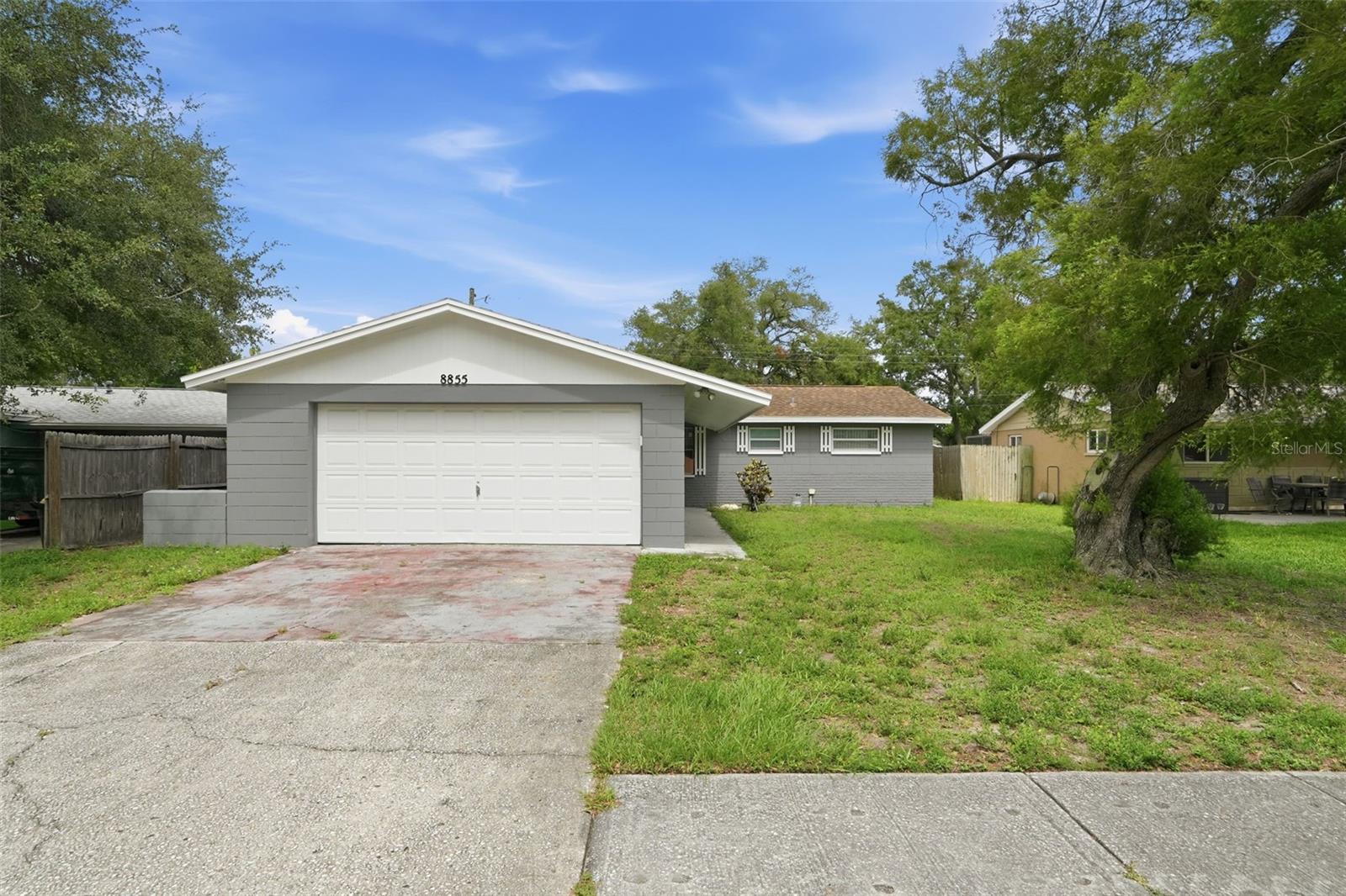 Single Family Residence em PINELLAS PARK, FL - Daniel Dourado