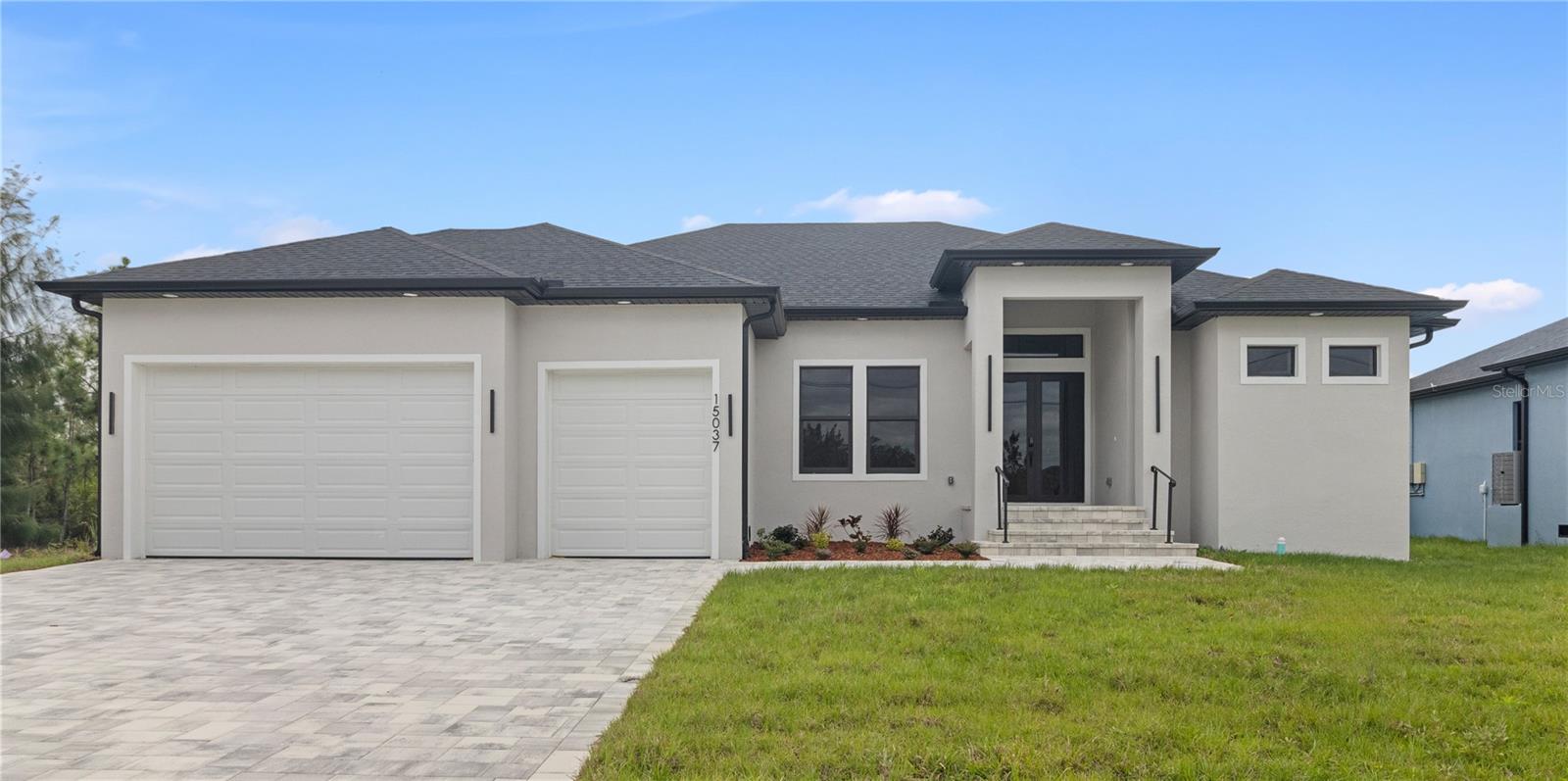 Single Family Residence em PORT CHARLOTTE, FL - Daniel Dourado