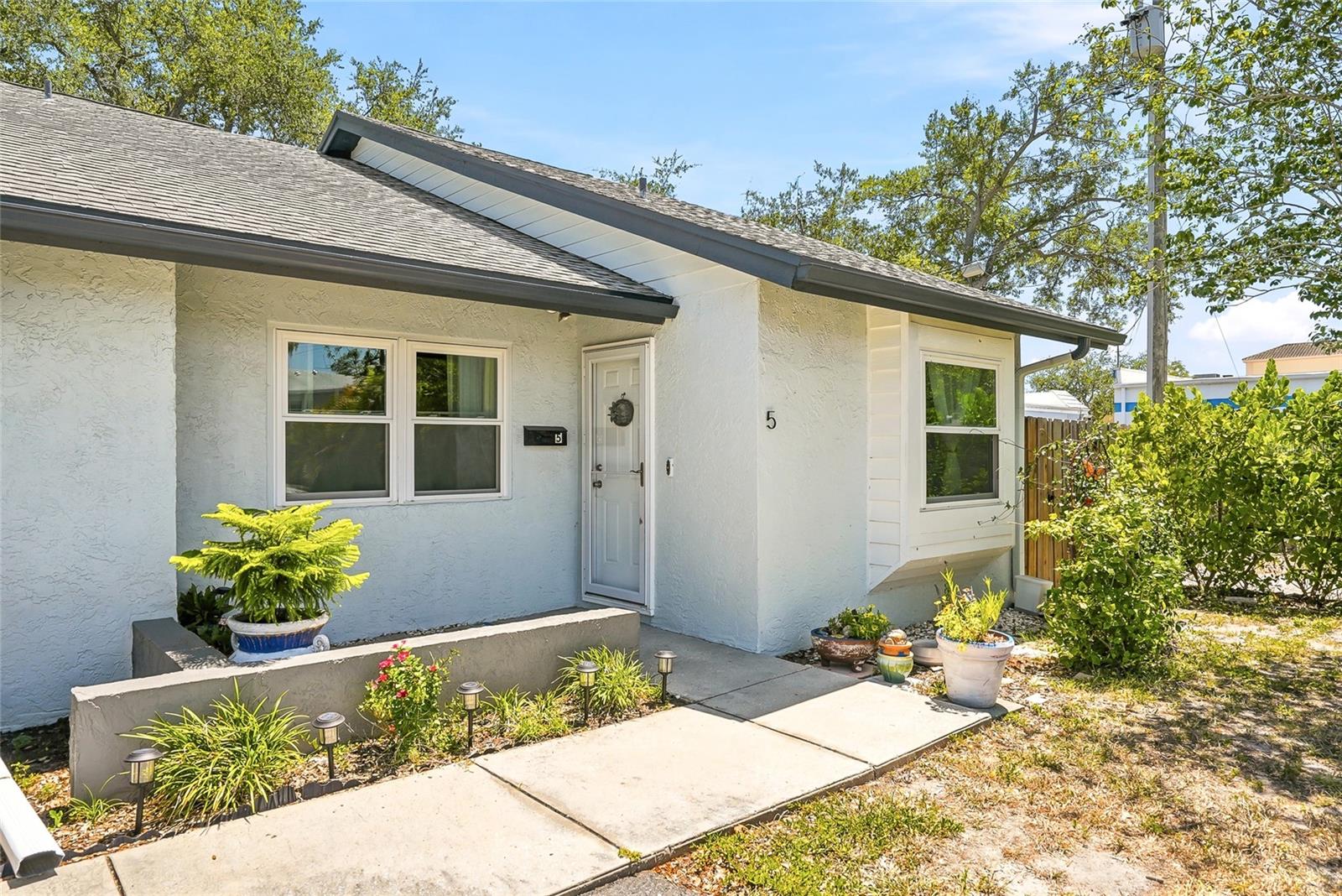 Condominium in ST PETERSBURG, FL - Daniel Dourado