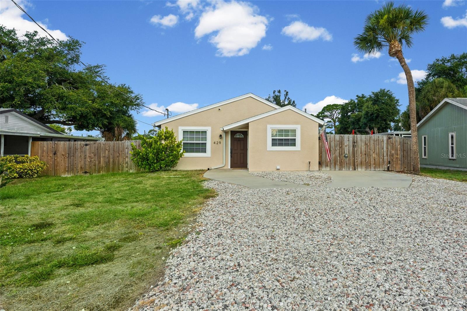 Single Family Residence in OSPREY, FL - Daniel Dourado