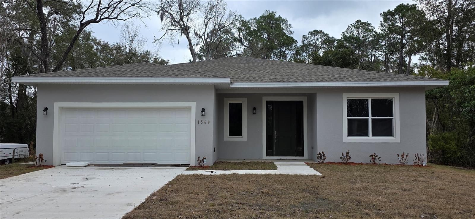 Single Family Residence in DELAND, FL - Daniel Dourado