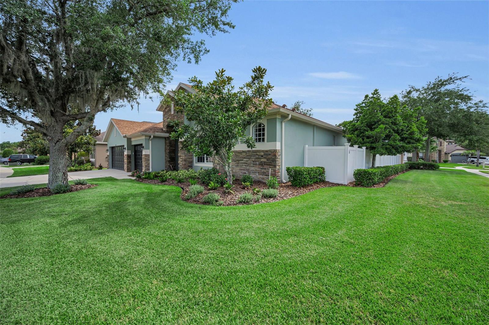 Single Family Residence em WESLEY CHAPEL, FL - Daniel Dourado