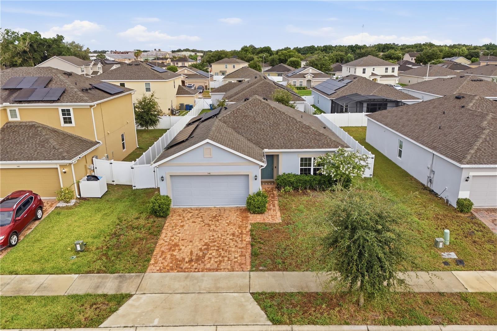 Single Family Residence in DAVENPORT, FL - Daniel Dourado