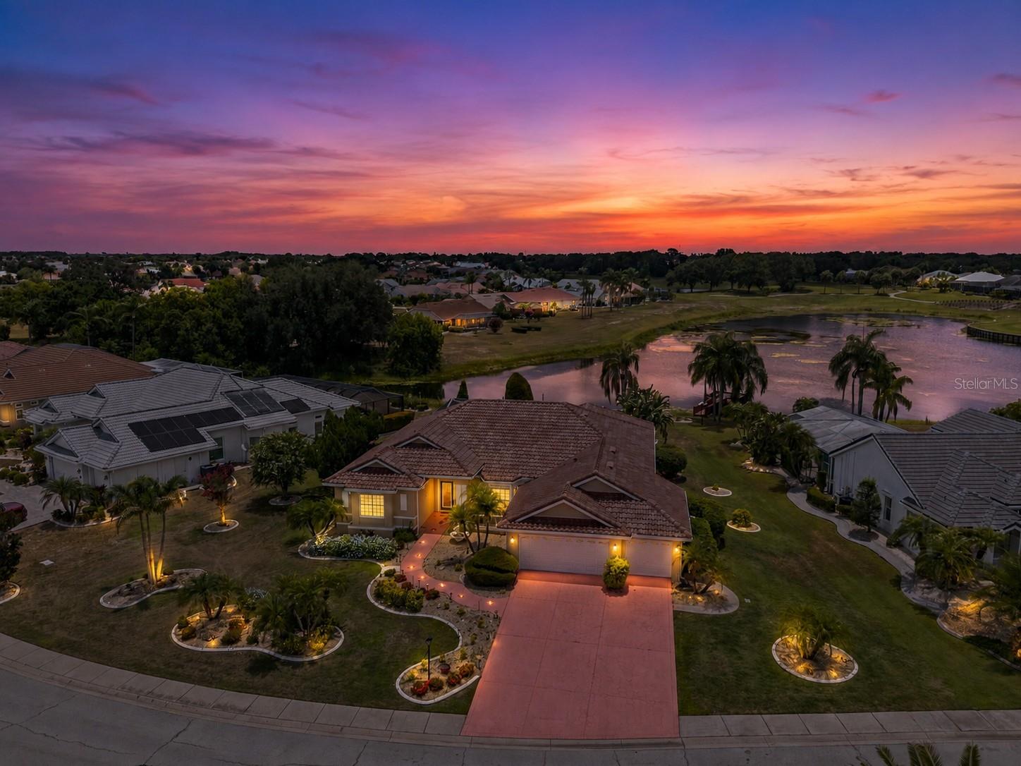 Single Family Residence em SUN CITY CENTER, FL - Daniel Dourado