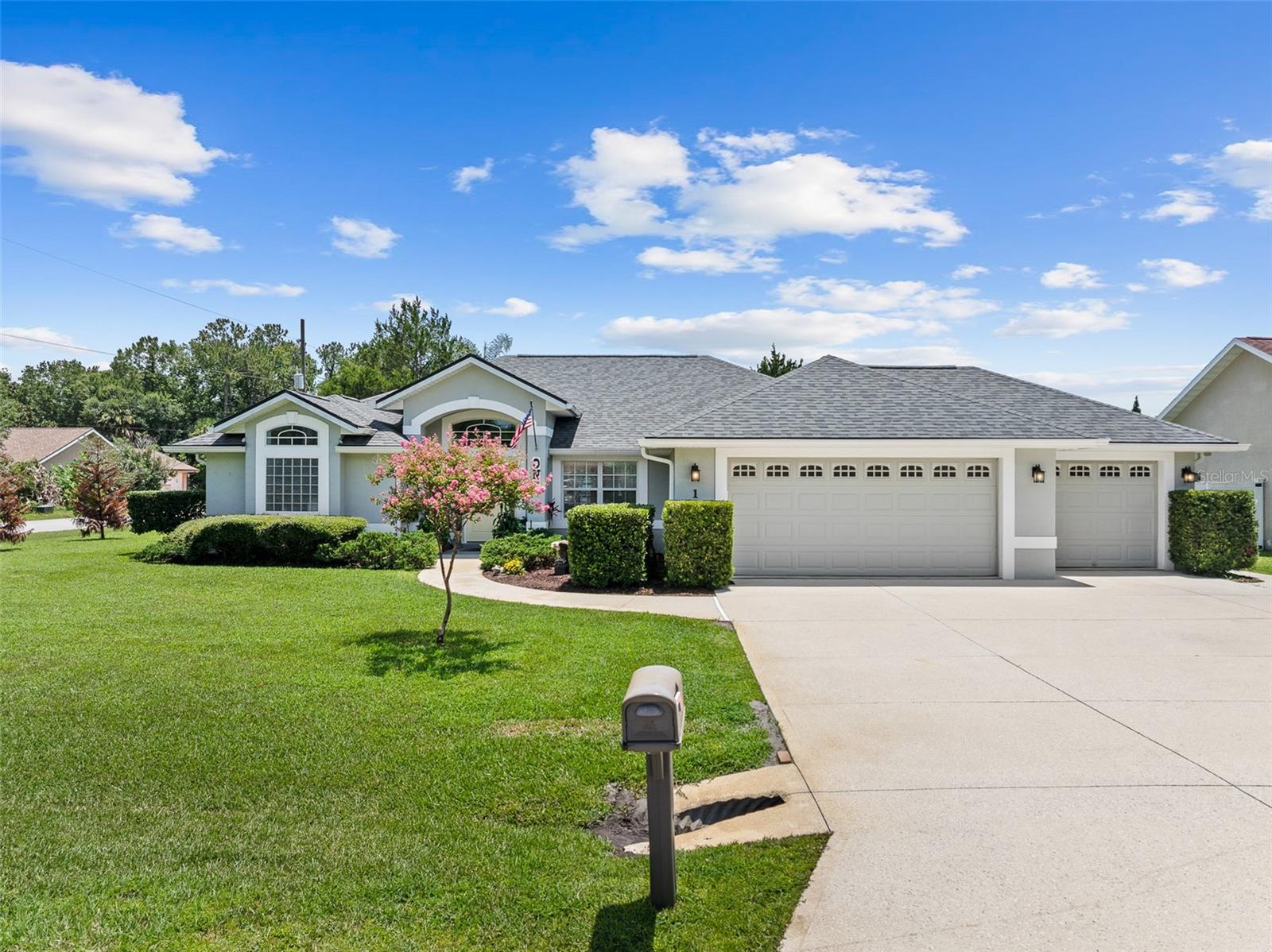 Single Family Residence in PALM COAST, FL - Daniel Dourado