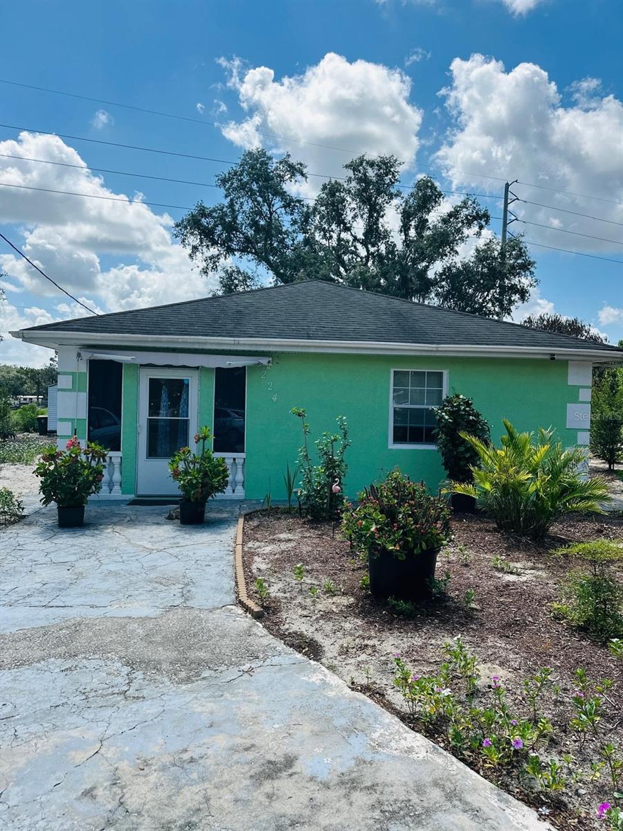 Single Family Residence in SEBRING, FL - Daniel Dourado