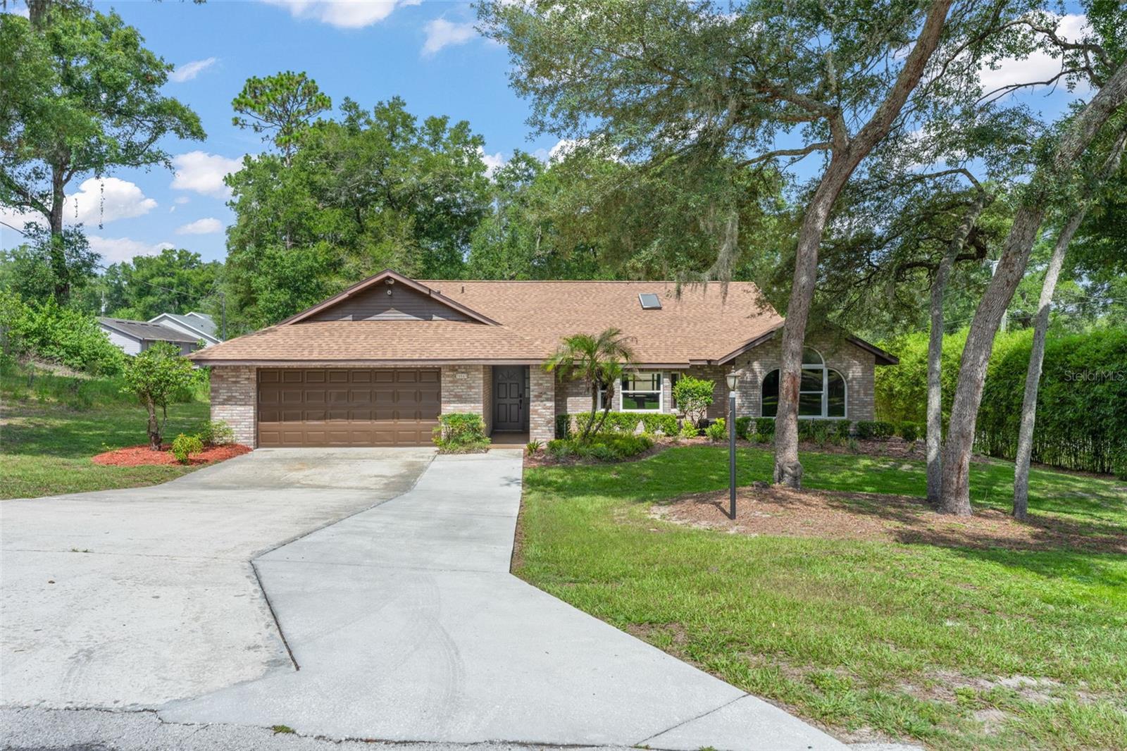 Single Family Residence in SORRENTO, FL - Daniel Dourado