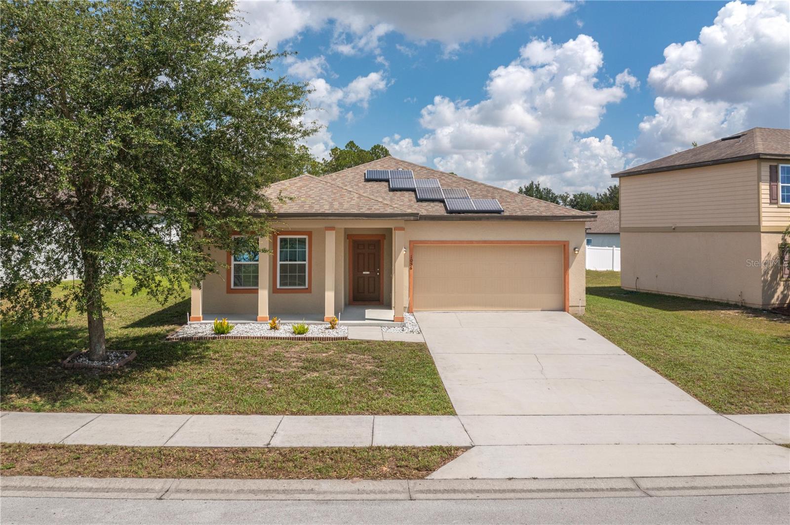 Single Family Residence in LAKE WALES, FL - Daniel Dourado