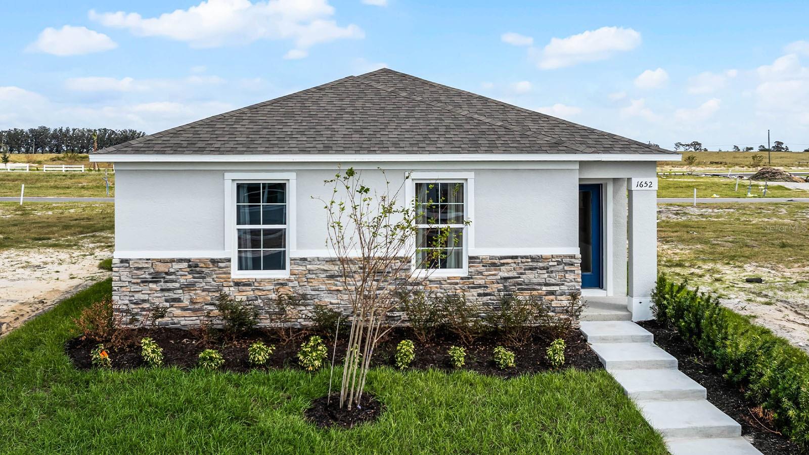 Single Family Residence in WINTER HAVEN, FL - Daniel Dourado