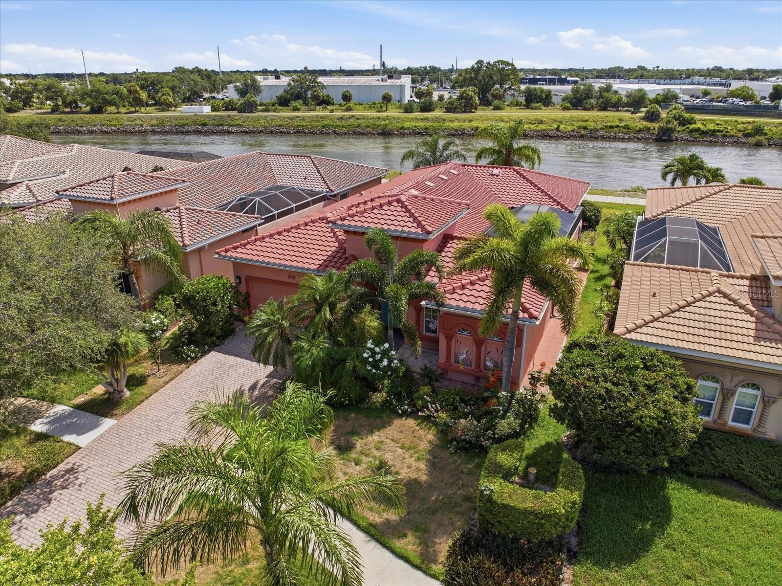 Single Family Residence in VENICE, FL - Daniel Dourado