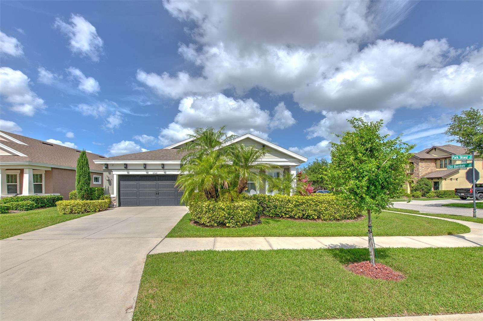 Single Family Residence in APOLLO BEACH, FL - Daniel Dourado