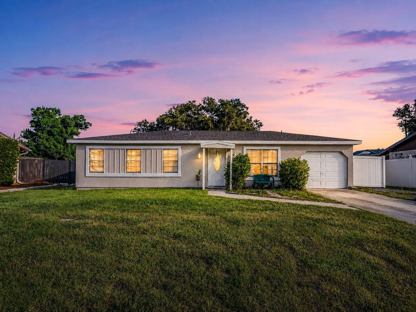 Single Family Residence em PORT CHARLOTTE, FL - Daniel Dourado
