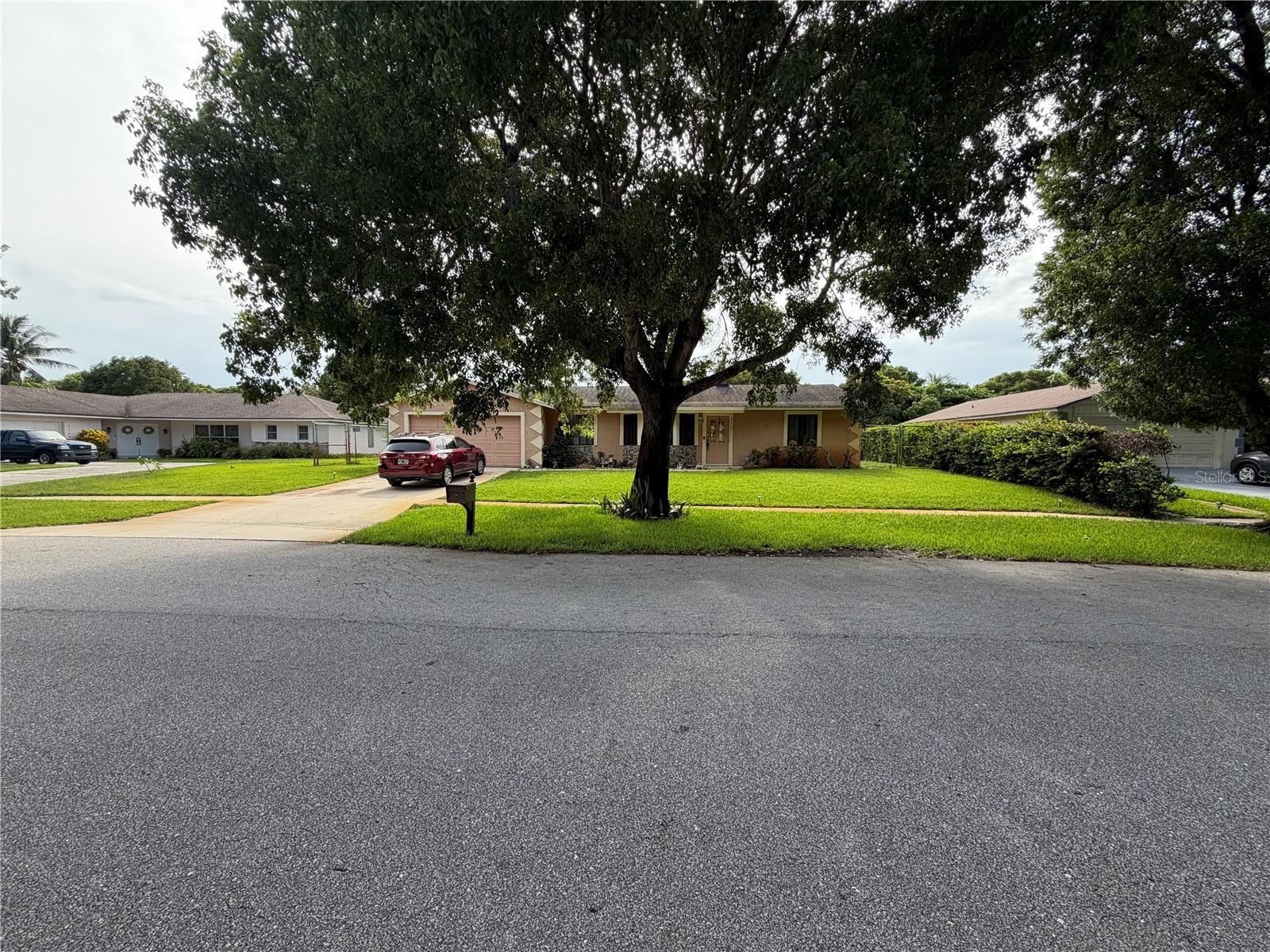 Single Family Residence em WEST PALM BEACH, FL - Daniel Dourado