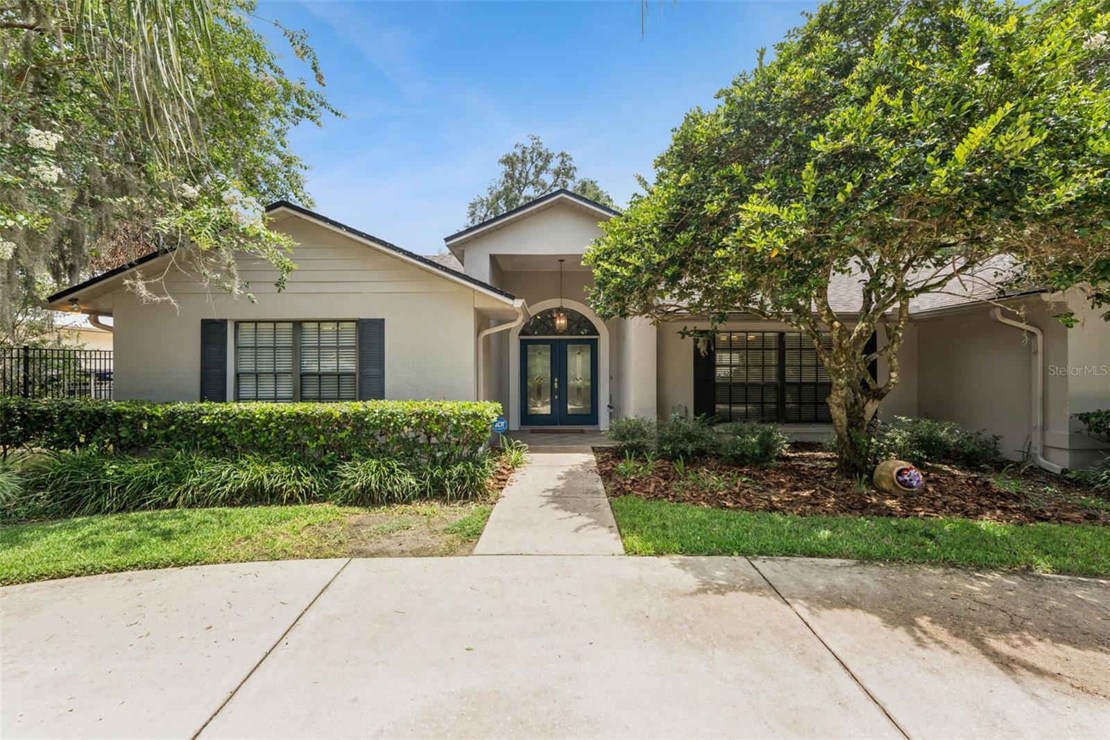 Single Family Residence em OVIEDO, FL - Daniel Dourado